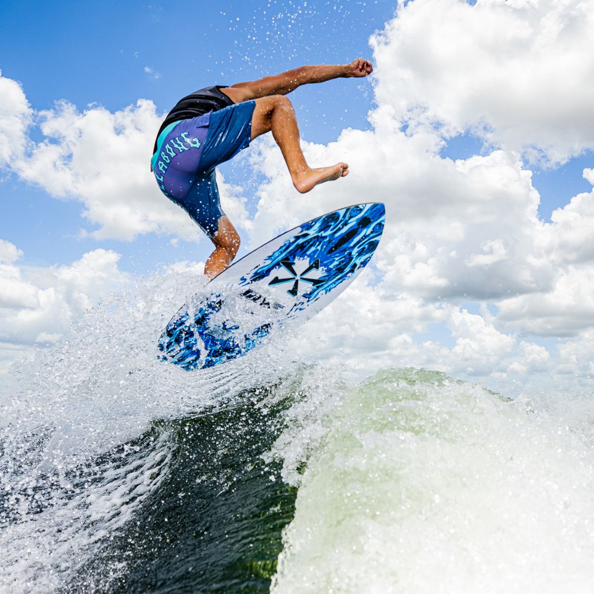 phase-5-mvp-wakesurf-board-2023-641866.jpg